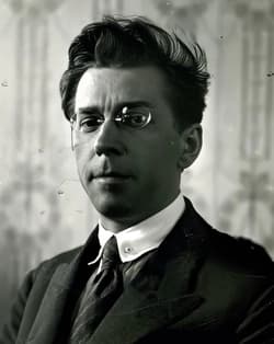 Павло Тичина